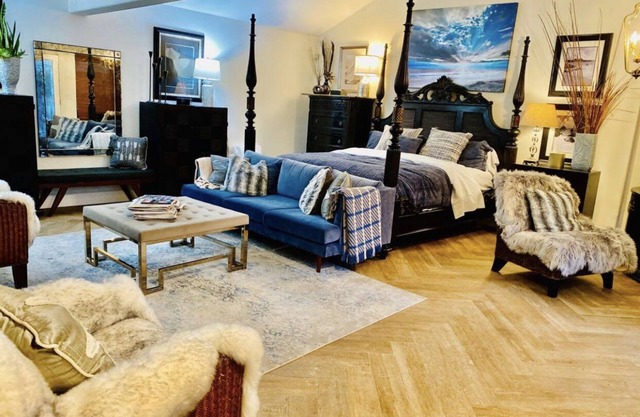 Luxury Coastal Retreat-PrivatePool, Spa & Yard-Dog-Friendly-5 Min to Beach