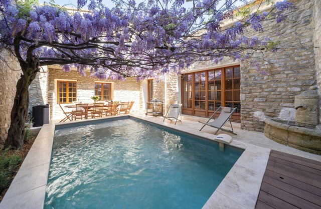 Luxury - Completely renovated convent - Listed building - Swimming pool, In the heart of town