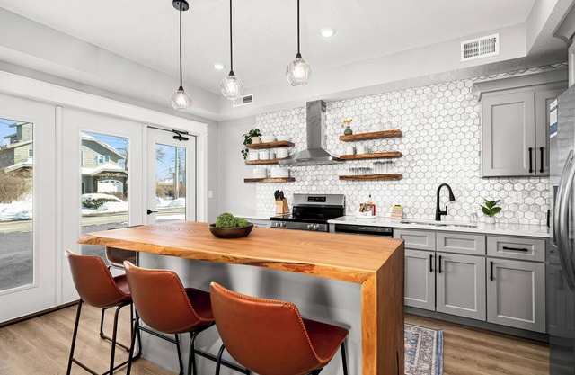 Luxury Condo w/Beach Access | Dragestil 715-1