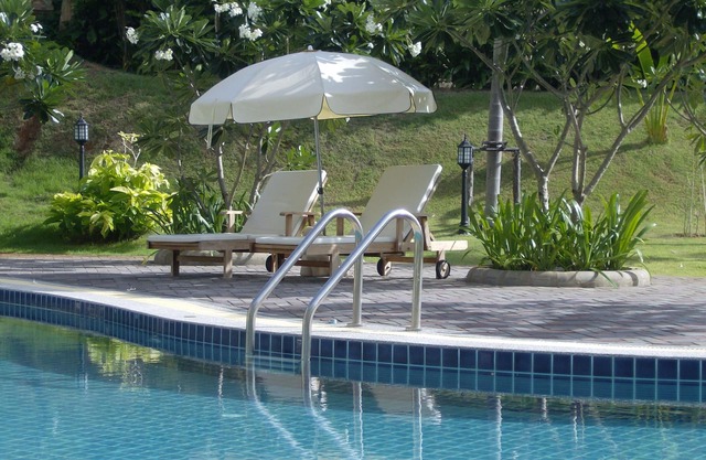 Luxury Condo with sea views with enormous swimming pool & jacuzzi