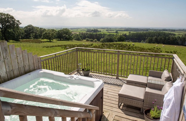 Luxury cottage with panoramic views towards the Lake District and private hot tub