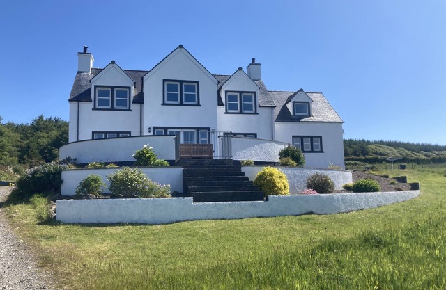 Luxury Cottage in a Scottish Coastal location with view over rolling countryside