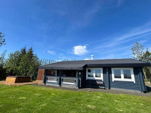 Luxury cottage located in the Golden Circle, mountain view!