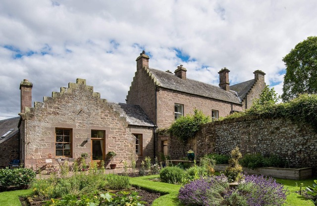 Luxury Cottage set in a Peaceful Setting in Heart of the Scottish Borders