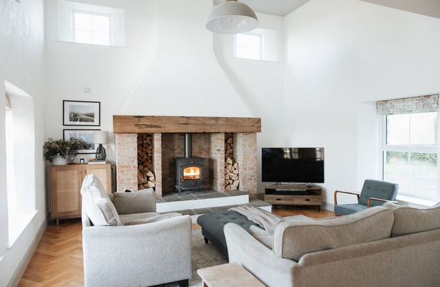 Luxury Country House with hot tub - Just outside Belfast/ Pet Friendly!