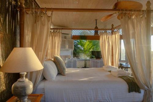 Luxury Couples Hideaway by the Sea