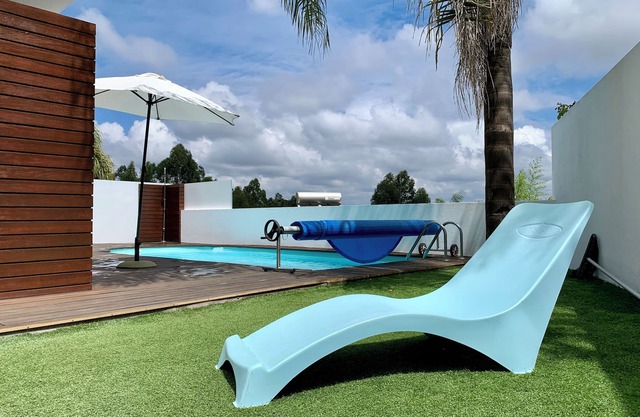 Luxury design villa with private heated pool, near the city of Porto!