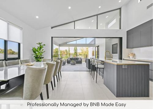 Luxury Designer Retreat - Modern, Entertainer