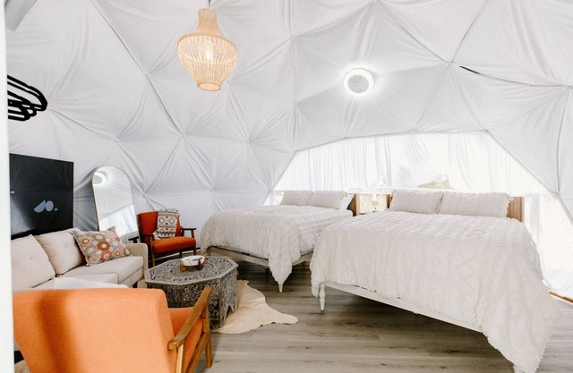 Luxury Dome Sleeps 4 Near Round Top