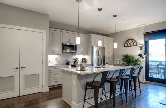 Luxury Downtown Condo City Center