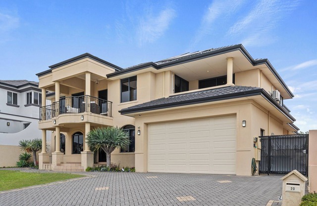Luxury Escape: Perth, Airport, Swan Valley & Beach