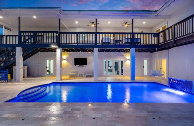 Luxury Escape: Pool, Hot tub, Mini Golf & More!