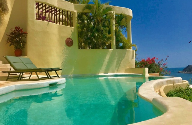 LUXURY EXCLUSIVE OCEANFRONT million dollar view spectacular sunset beach access