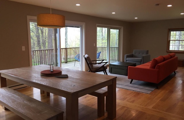 Luxury Family Home for All Seasons. Skiing, Woodstock, Hot tub