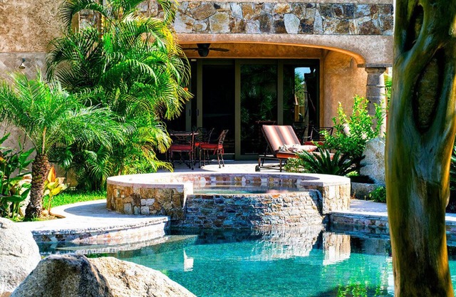 Luxury Family or Friends Getaway with Amazing Amenities, Water & Mountain Views!