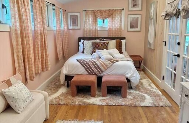 Luxury Farm Stay-The Cottage at Glenrose - Wolf Pine Hollow