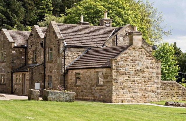 Luxury farmhouse, sleeping up to 18 guests in 8 bedrooms, with superb games room