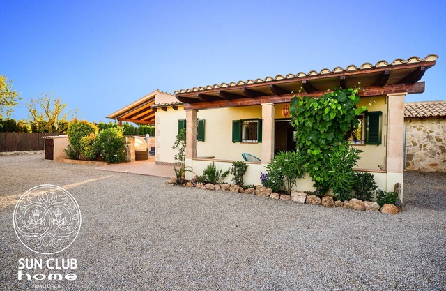 Luxury finca SUN CLUB home - Mallorca, glass pool, BBQ, oasis of calm, free WIFI
