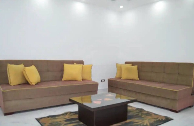 Luxury Garden Apartment - 5 min from the beach