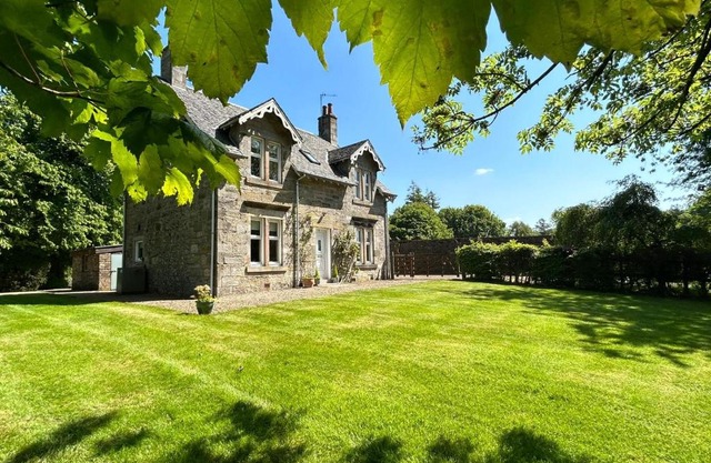 Luxury Garden Cottage