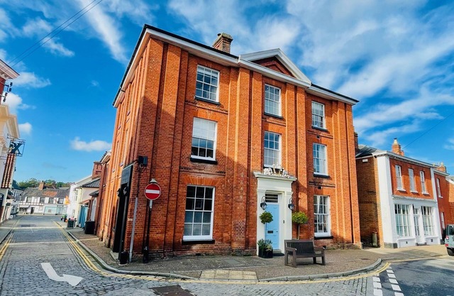 Luxury Georgian House With Sauna Sleeps 19-23