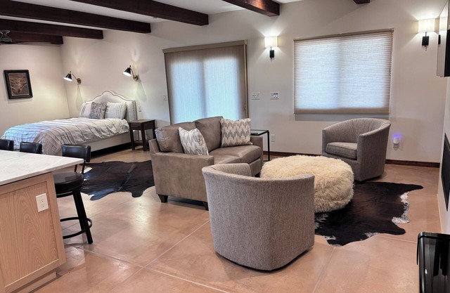 Luxury guest house in Arizona's wine country