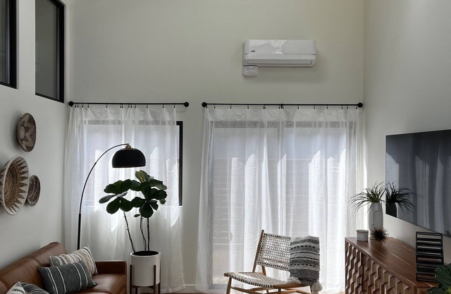 Luxury Guesthouse in Quiet Neighborhood 5 min from the Beach!
