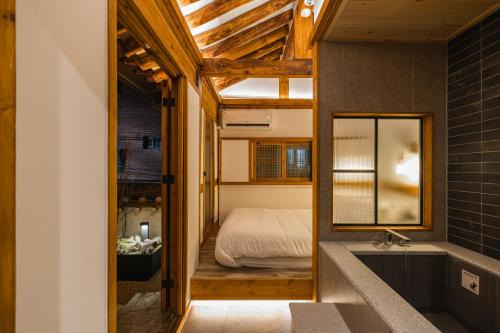 Luxury Hanok Warm Nest Retreat