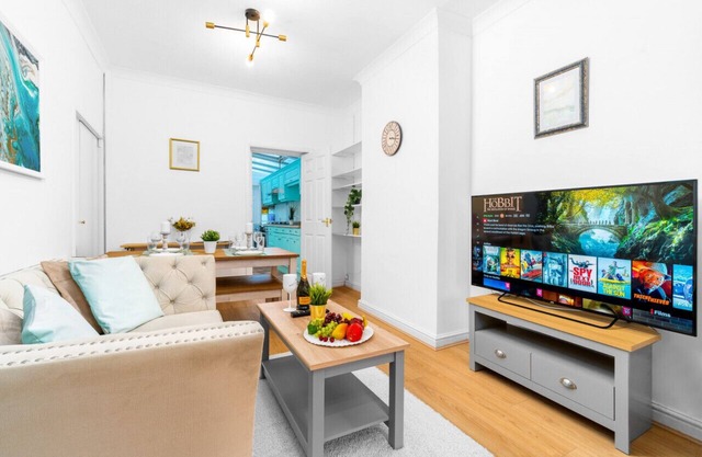 Luxury Harborne House - Three Bed - Patio - Garden