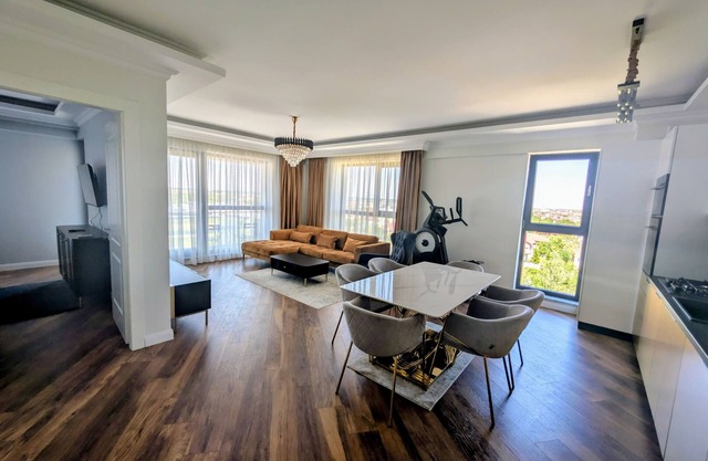 Luxury Hideaway, Parking & Self Check-In in Pipera - North Bucharest