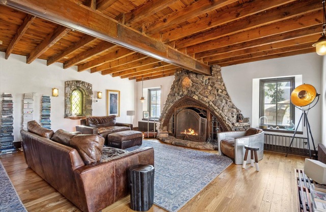 Luxury Historic Home Next to US Bank Stadium. Private Courtyard + Rooftop.