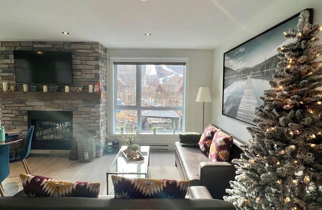 Luxury home directly on the mountain + Private Jacuzzi + Private locker