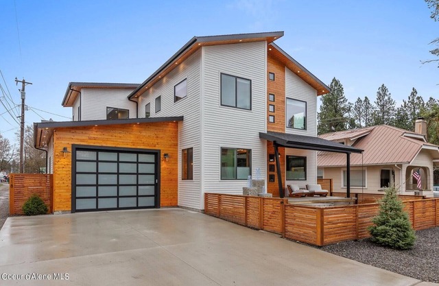 Luxury Home min from downtown CDA