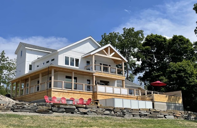 Luxury Home w/Seneca Lake Views, Pool, Hot Tub, & Fast Wi-Fi 🐶
