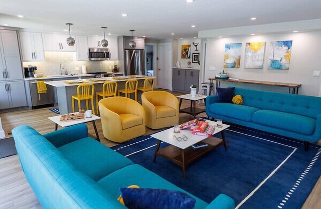 Luxury Home- Walking distance to Lambeau Field and next to Titletown District