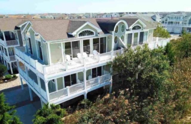 Luxury Home with amazing water views. Relax , Unwind, Enjoy!