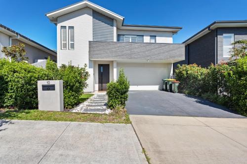 luxury house near golf courses! Free wifi & Netflix