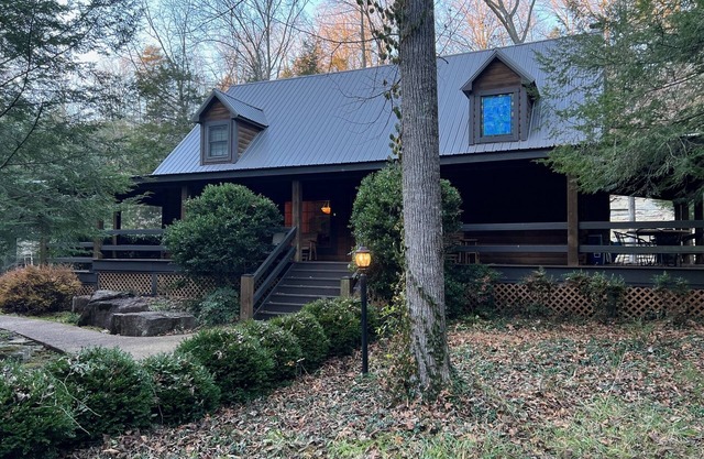Luxury In Nature, Log Cabin In One Of A Kind Location.