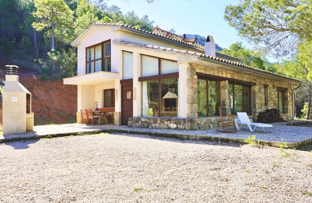 Luxury in the mountains - with a crystal-clear lake