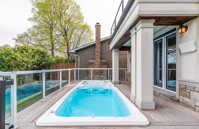 Luxury Lake Simcoe Waterfront Cottage