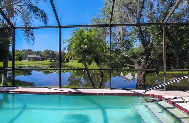 Luxury Lakefront Home w/Enclosed Pool - Quiet and Peaceful - Sleeps 9