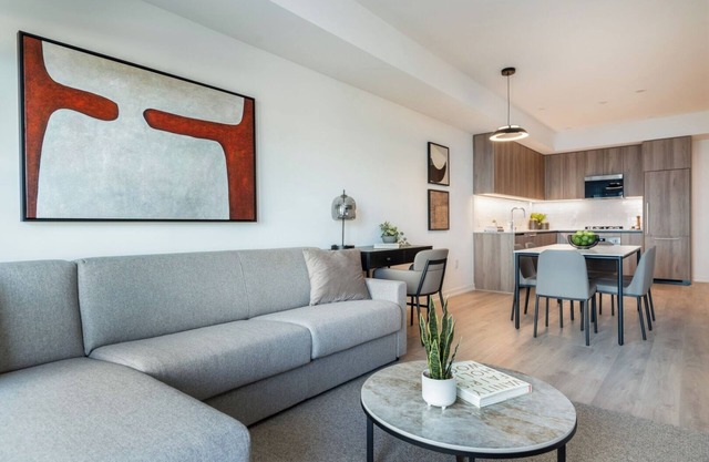 Luxury Living in Level Hollywood - Furnished Suites for 30+ Night Stays!