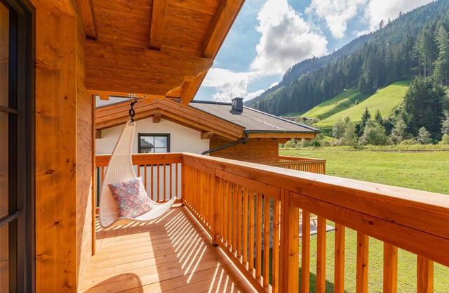 Luxury lodge with sauna near ski resorts