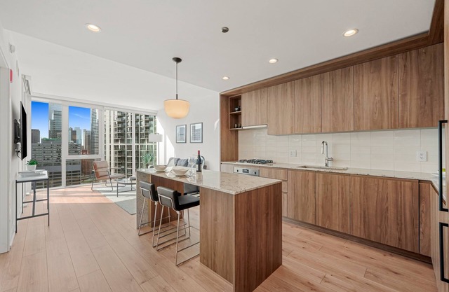 Luxury Meets Comfort: River North Rentals with Chic Style & Prime Chicago Access