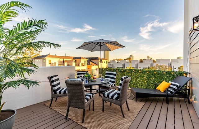 Luxury Midterm & Long Stays 30+ Nights Downtown