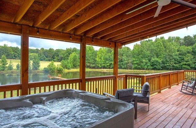 Luxury Modern A-Frame Lodge on 25 Acres Lakeside Retreat & Hot Tub Oasis