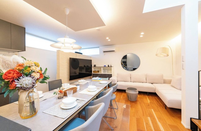 Luxury Modern House Let's travel as if you were living in a 130 square meter newly built house. 7 minutes to Shibuya without transfers/Accommodates up to 8 people