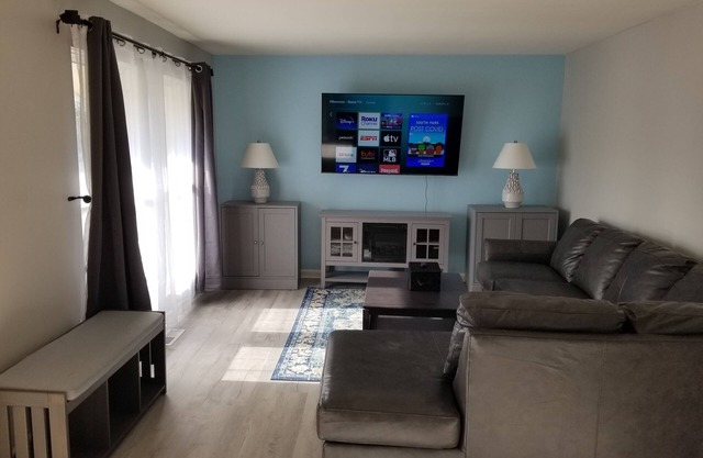 *Luxury* - Newly Renovated 3 BR Oasis - Canton/Plymouth/Ann Arbor