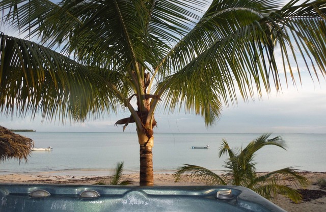 Luxury Oceanfront with HOT TUB - BOAT, kayaks, paddleboards included -PARADISE!