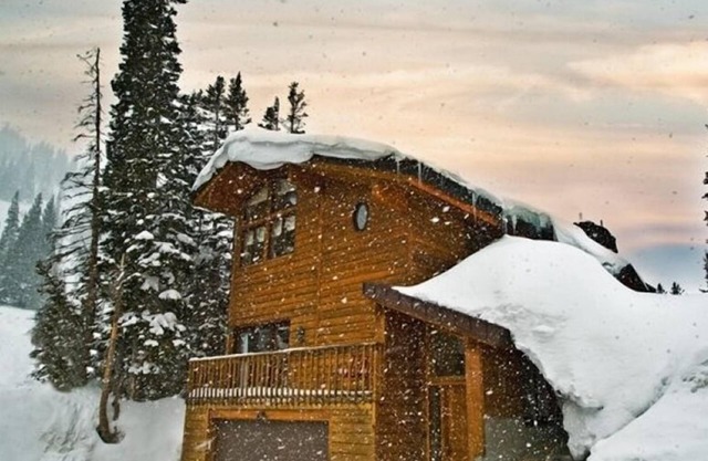 Luxury On Mountain Ski Accommodation located between Alta and Snowbird